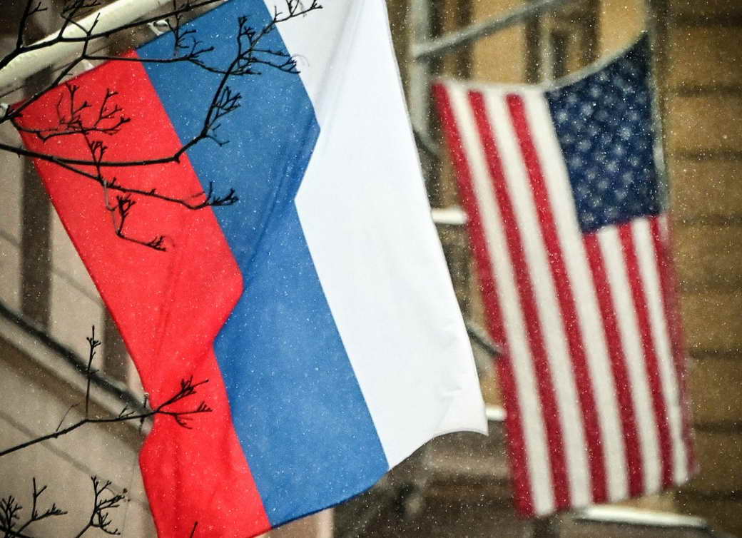 Посольство РФ призвало США перестать «размахивать санкционной дубиной»