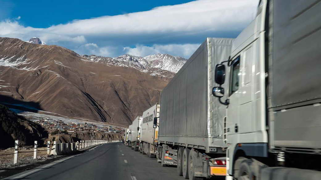 У Турции двоится в транзитах: доставка грузов в Россию восстановлена с оговорками