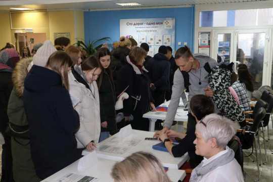 7,5 тыс. жителей КуZбасса при поддержке службы занятости нашли работу с начала 2023 года
