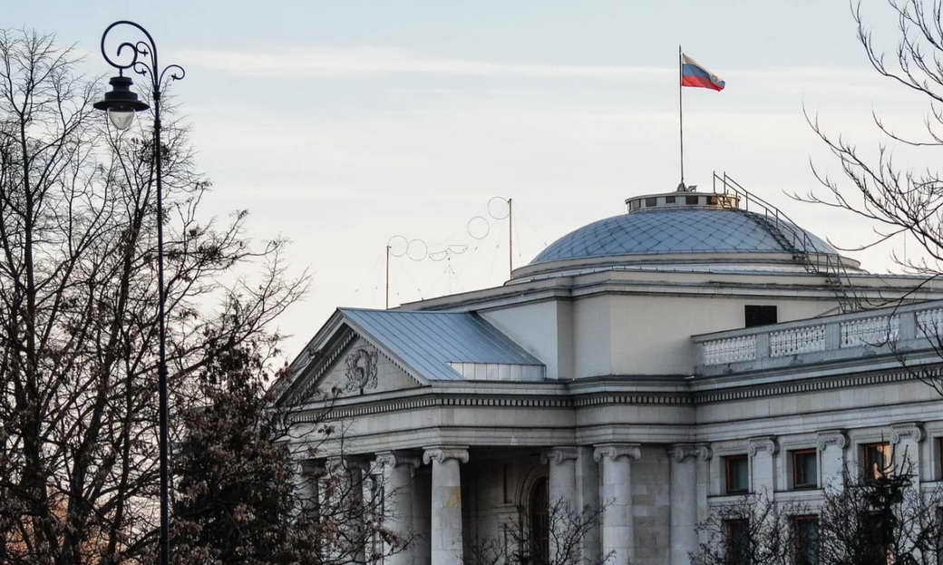 Кремль пообещал Польше ответ на изъятие денег со счетов посольства России