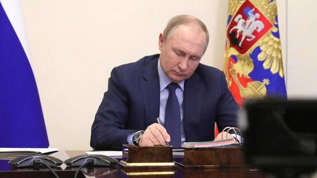 Путин подписал закон о получении и лишении приобретенного гражданства