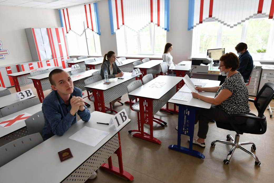 Сергей Цивилев пожелал выпускникам школ успешно сдать экзамены и продолжить обучение в КуZбассе