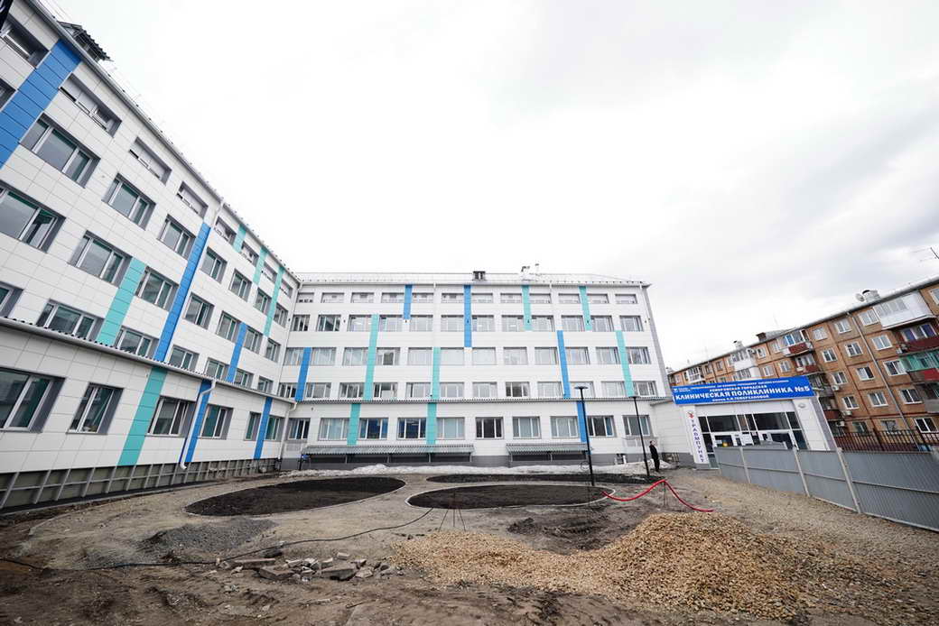 Сергей Цивилев проверил, как идет ремонт в самой большой поликлинике КуZбасса