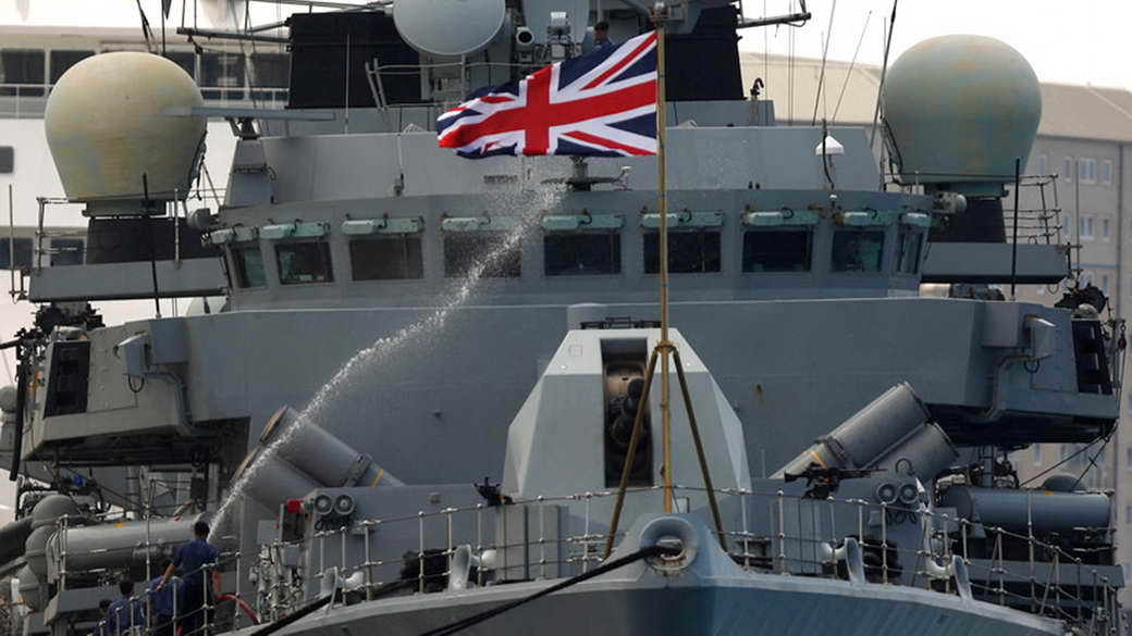 В Британии неизвестные намеренно повредили строящийся военный фрегат