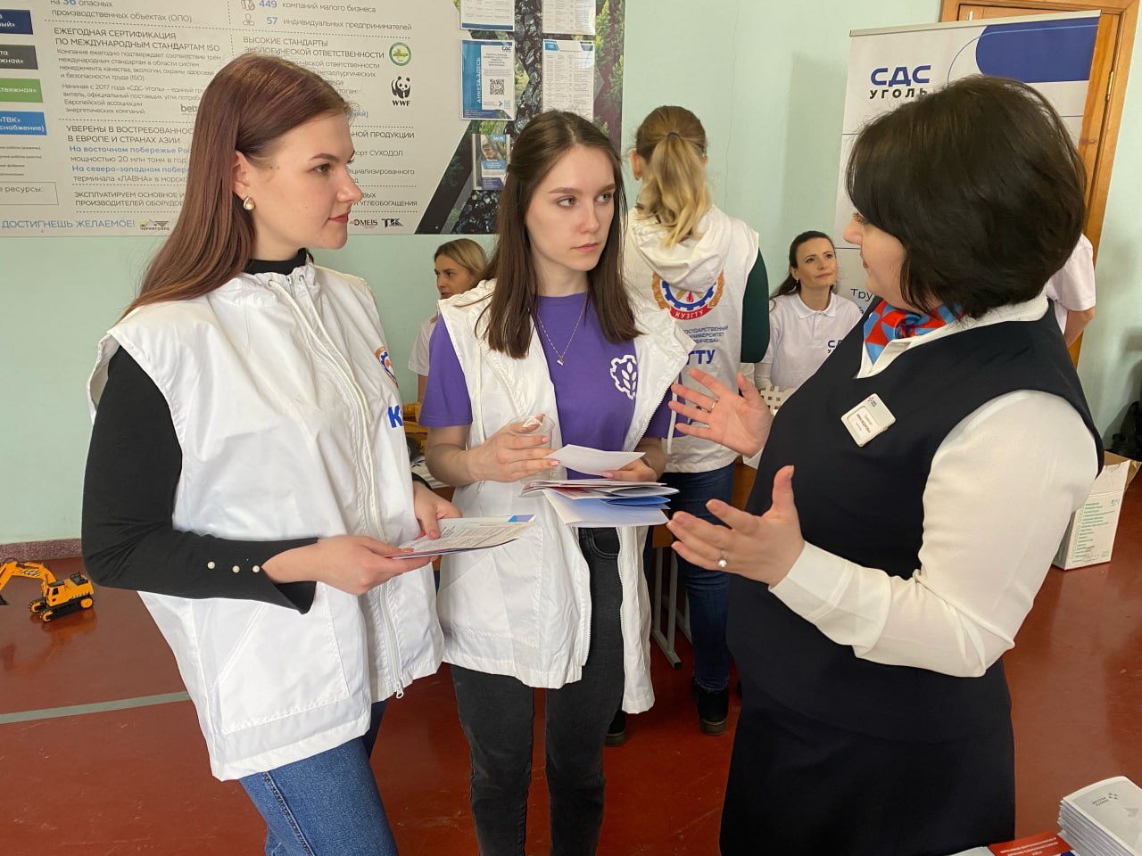 В КуZбассе более 1,4 тысячи выпускников трудоустроились благодаря проекту службы занятости «СтартКарьеры»