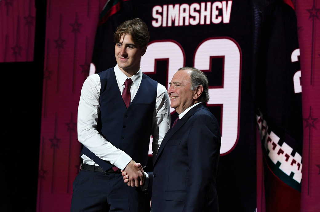 Симашев сенсационно стал лучшим россиянином на драфте НХЛ-2023