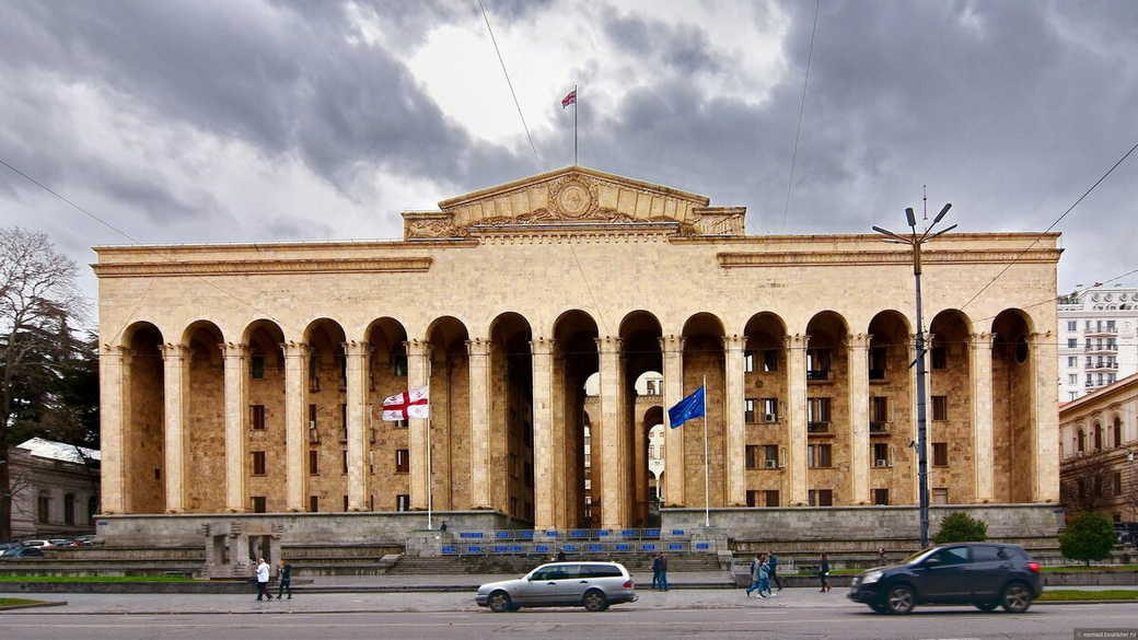 Спикер парламента Грузии назвал несправедливыми санкции Украины против Georgian Airways