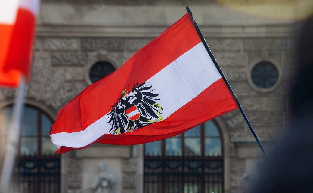 Глава МИД Австрии призвал следовать нормам права в конфискации российских активов