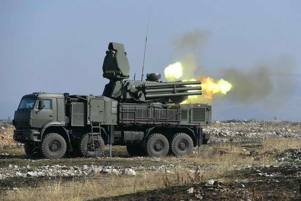 В районе Керченского пролива системы ПВО сбили две украинские ракеты