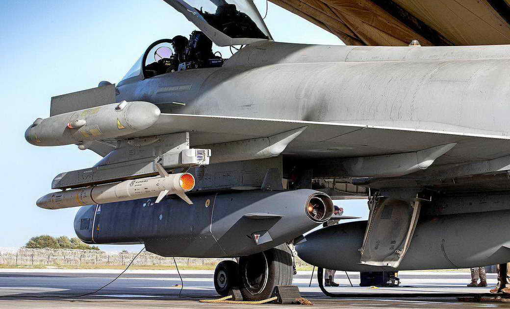 FT узнала о передислокации самолетов ВСУ со Storm Shadow