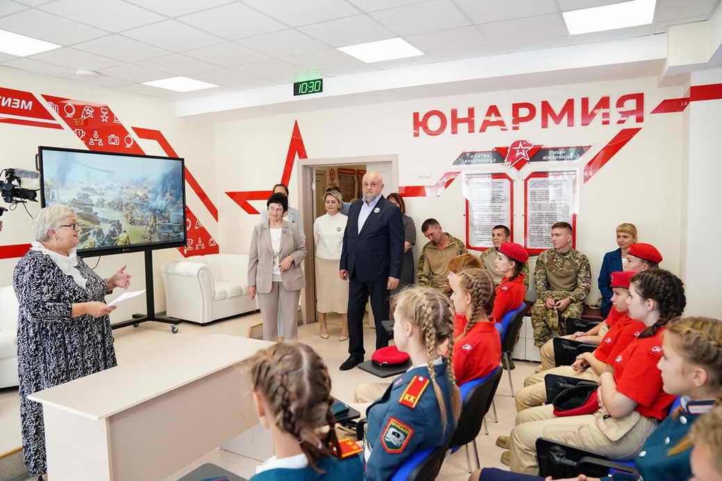 Сергей Цивилев: Центр военно-патриотического воспитания Прокопьевского округа — образец, который будем тиражировать по всему КуZбассу Сергей Цивилев: Центр военно-патриотического воспитания Прокопьевского округа — образец, который будем тиражировать по всему КуZбассу