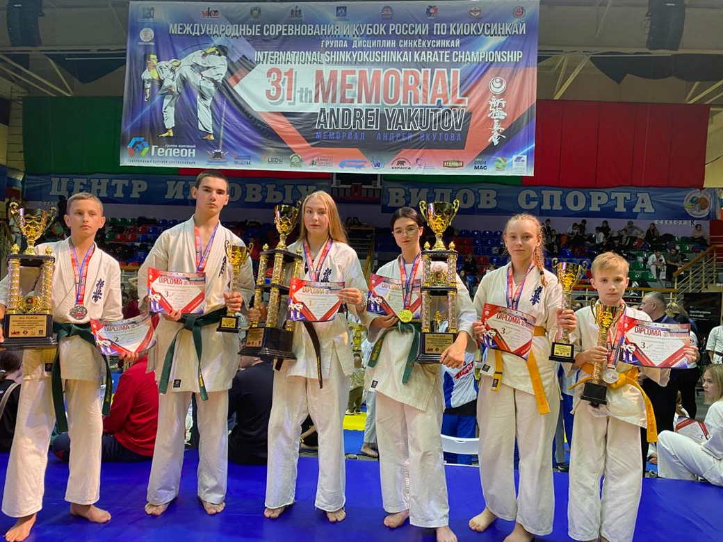 Кузбассовцы завоевали 24 медали на соревнованиях по киокусинкай