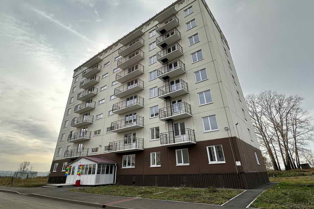 Жители Новокузнецкого и Чебулинского округов получили ключи от новых квартир