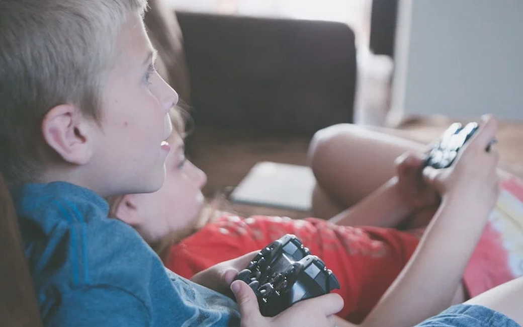 Увлечение детей видеоиграми грозит нездоровым образом жизни в будущем