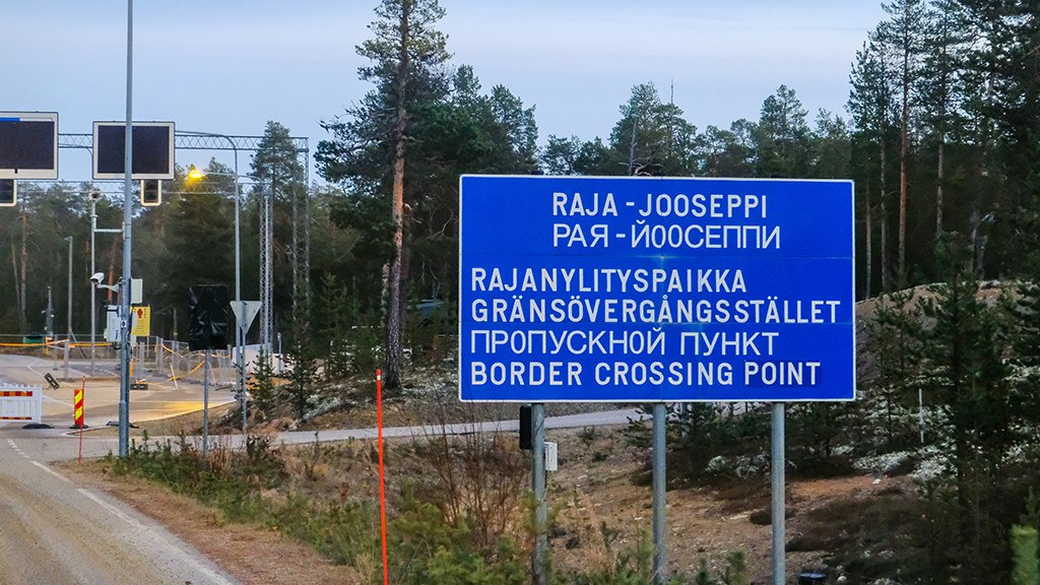 Финские пограничники применили газ против группы на границе с Россией
