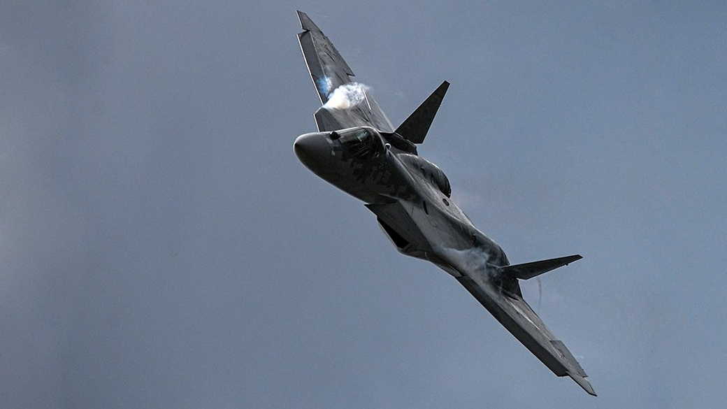 Новая двушка: истребитель-невидимка Су-57 получит второго пилота
