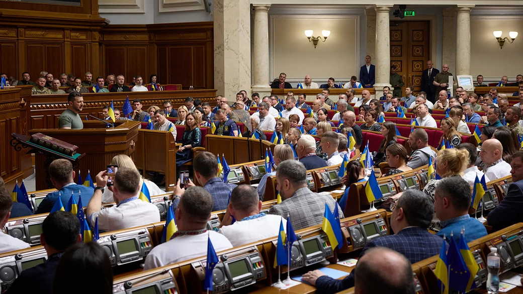 Названа причина отстранения от должности депутата Безуглой, требовавшей отставки Залужного
