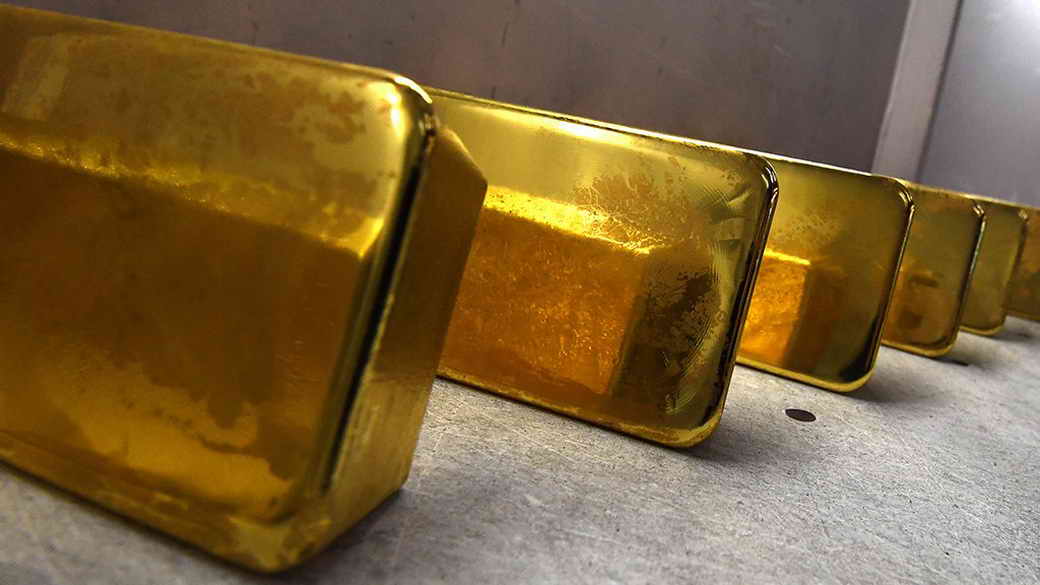 В Минфине сообщили о вывозе россиянами золота «в карманах»