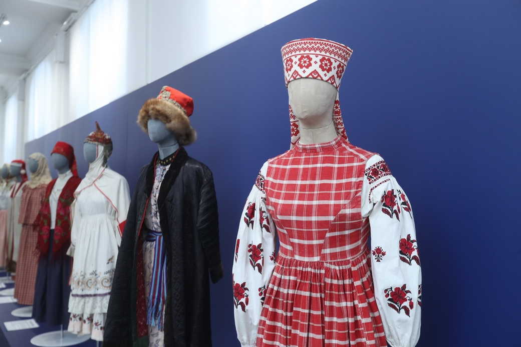 В Кемерове открылись выставки «Мужчина. Охотник. Воин» и «Женщина – хранительница очага»
