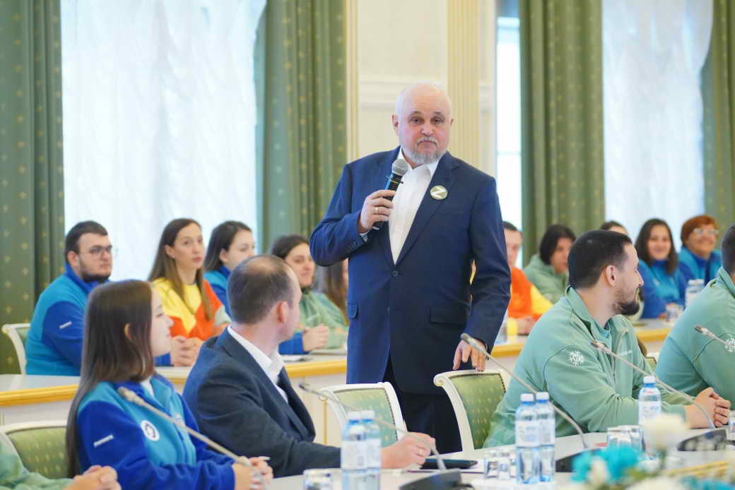 Сергей Цивилев встретился с делегатами Всемирного фестиваля молодежи