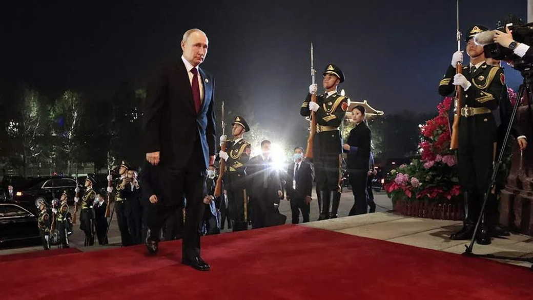 Песков не исключил возможности скорого визита Путина в Китай