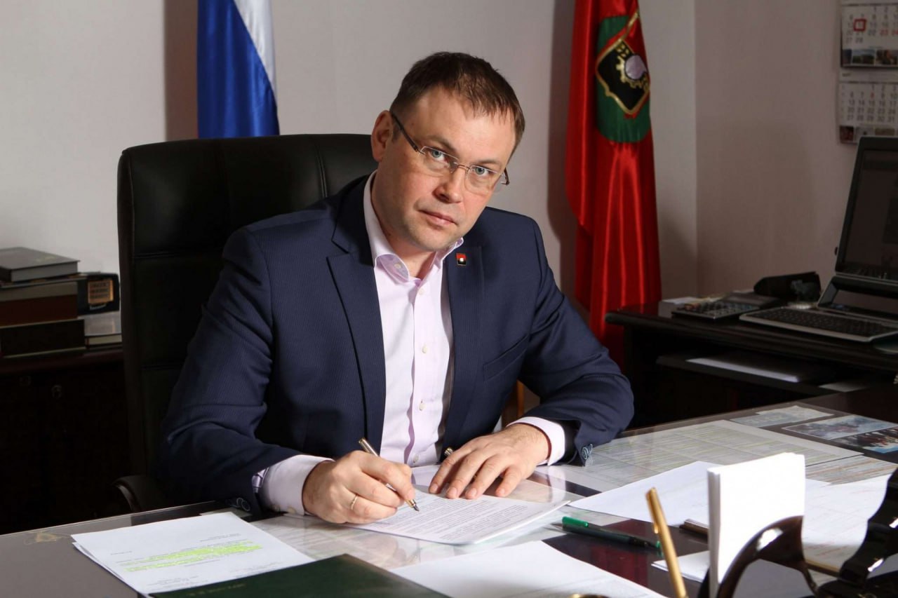Поздравление губернатора Кузбасса Ильи Середюка с Днем отца