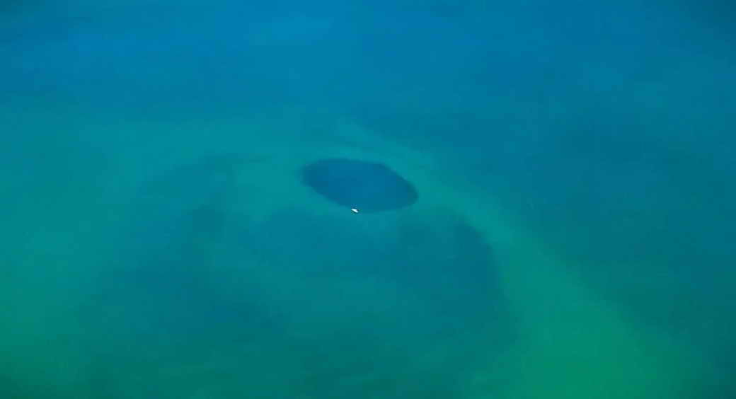 В Мексике обнаружили самую глубокую голубую дыру на планете