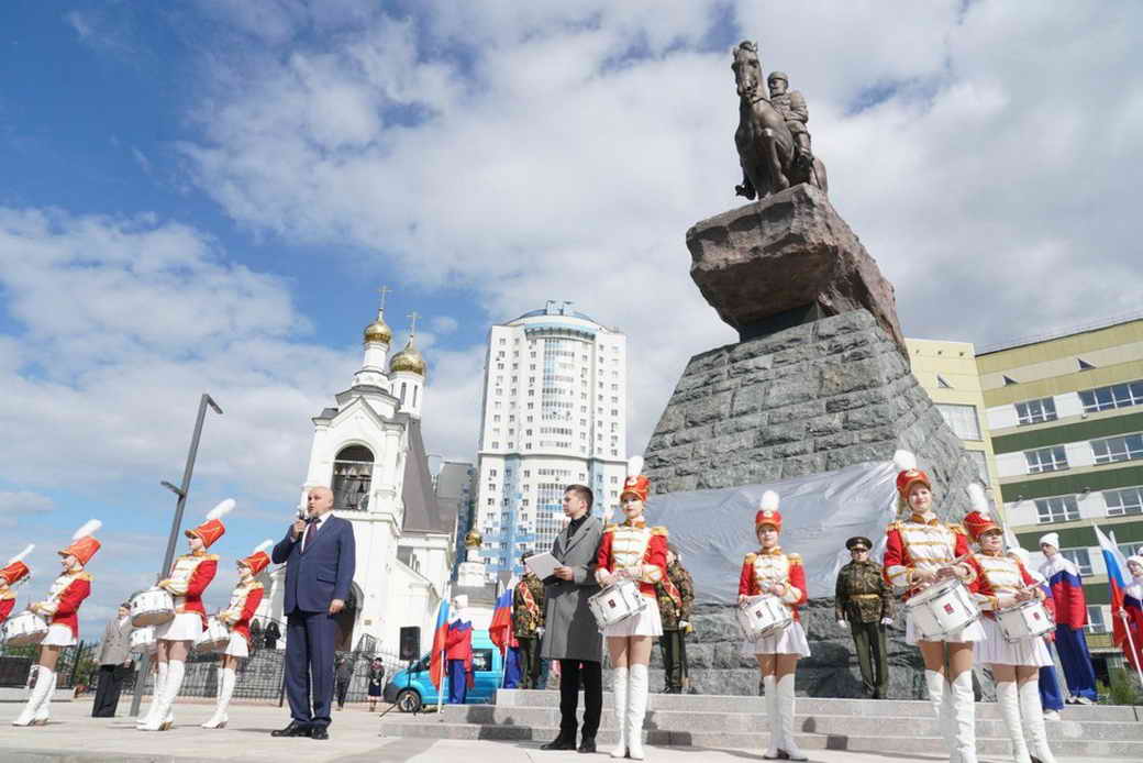 В КуZбассе открыли памятник императору Александру III