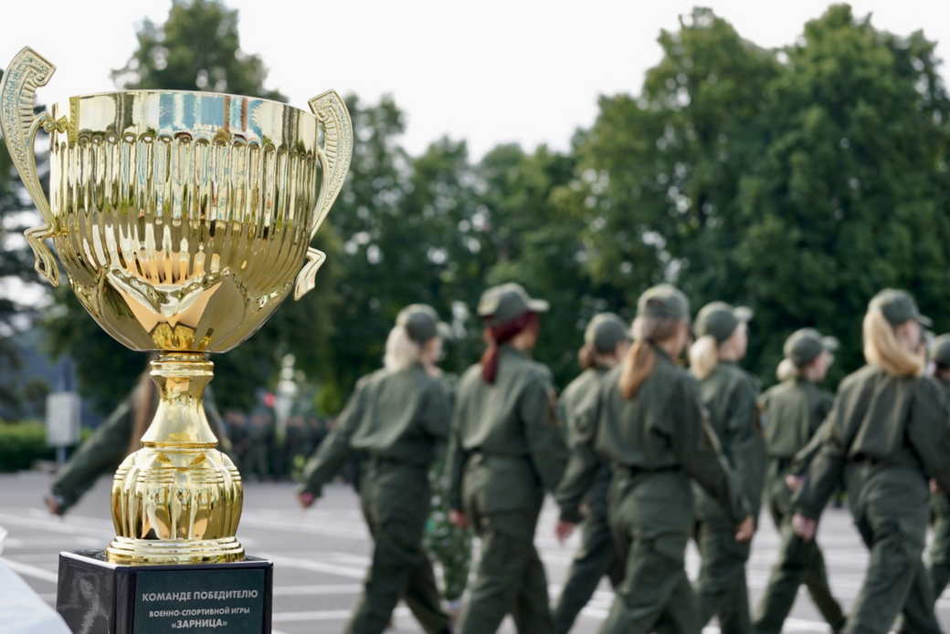 200 кузбассовцев в возрасте от 14 до 18 лет заехали на вторую военно-полевую смену «Время юных героев»