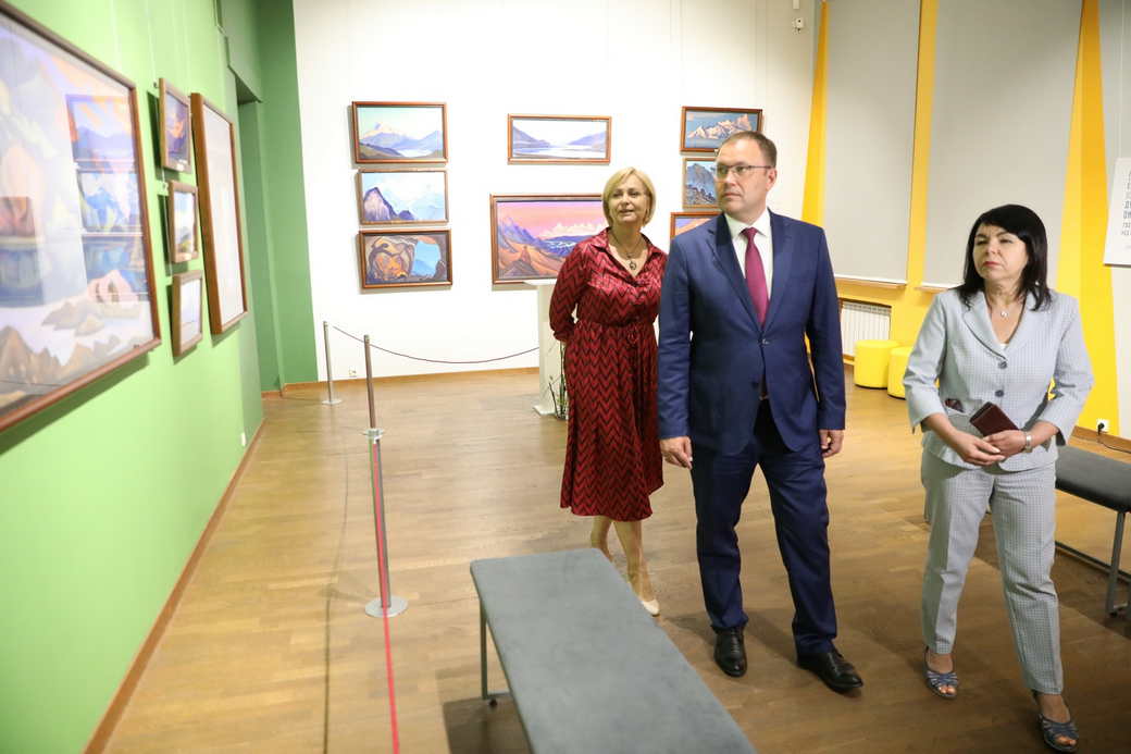 Кузбассовцы могут посетить выставку подлинных работ Николая и Святослава Рерихов
