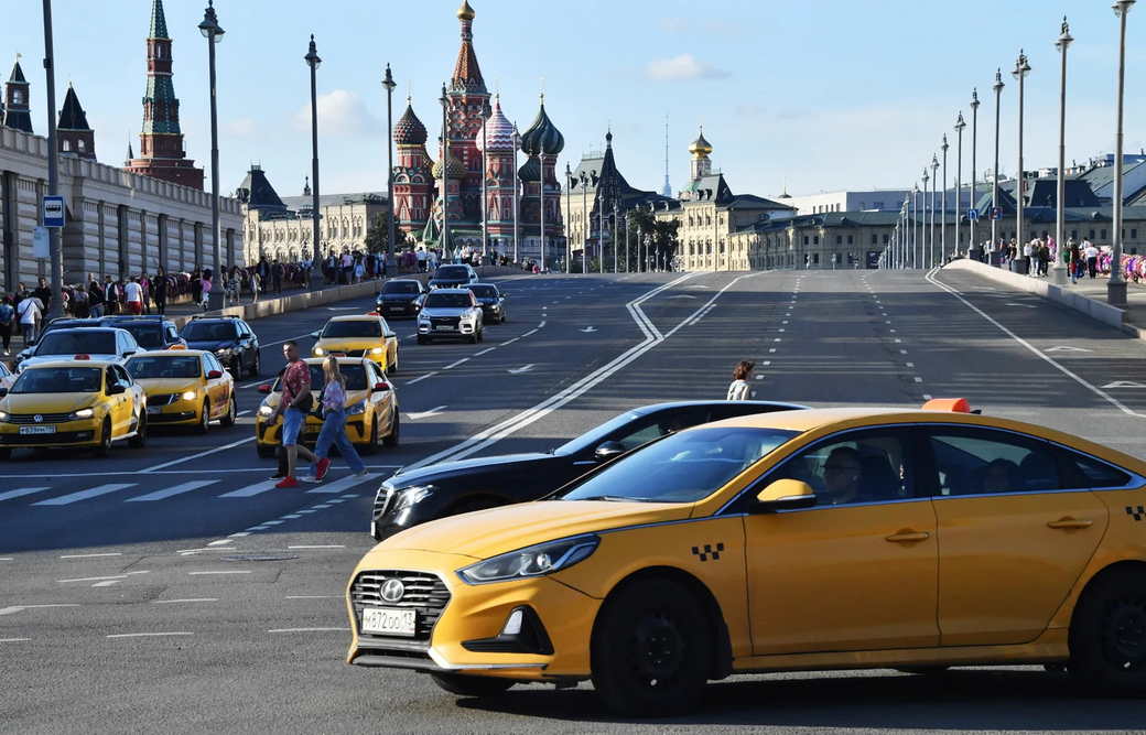 Власти не нашли оснований для отсрочки новой страховки для таксистов