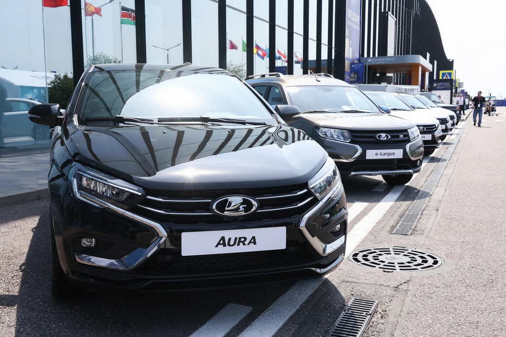 Lada Aura получит премиальные опции от Aurus