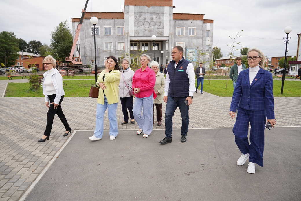 В Чебулинском округе до конца года обновят школу, центральную площадь и библиотеку