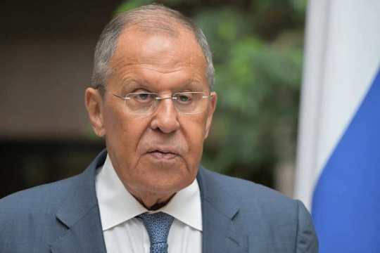 Доктрина применения Россией ядерного оружия уточняется, заявил Лавров