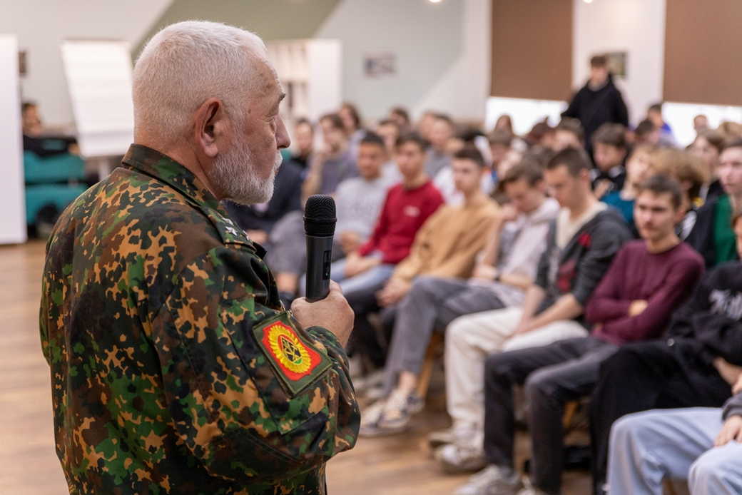 Ветераны боевых действий провели встречу со студентами кемеровских техникумов и колледжей