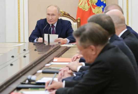 Путин поручил ввести льготы для иностранных покупателей продукции РФ Путин поручил ввести льготы для иностранных покупателей продукции РФ