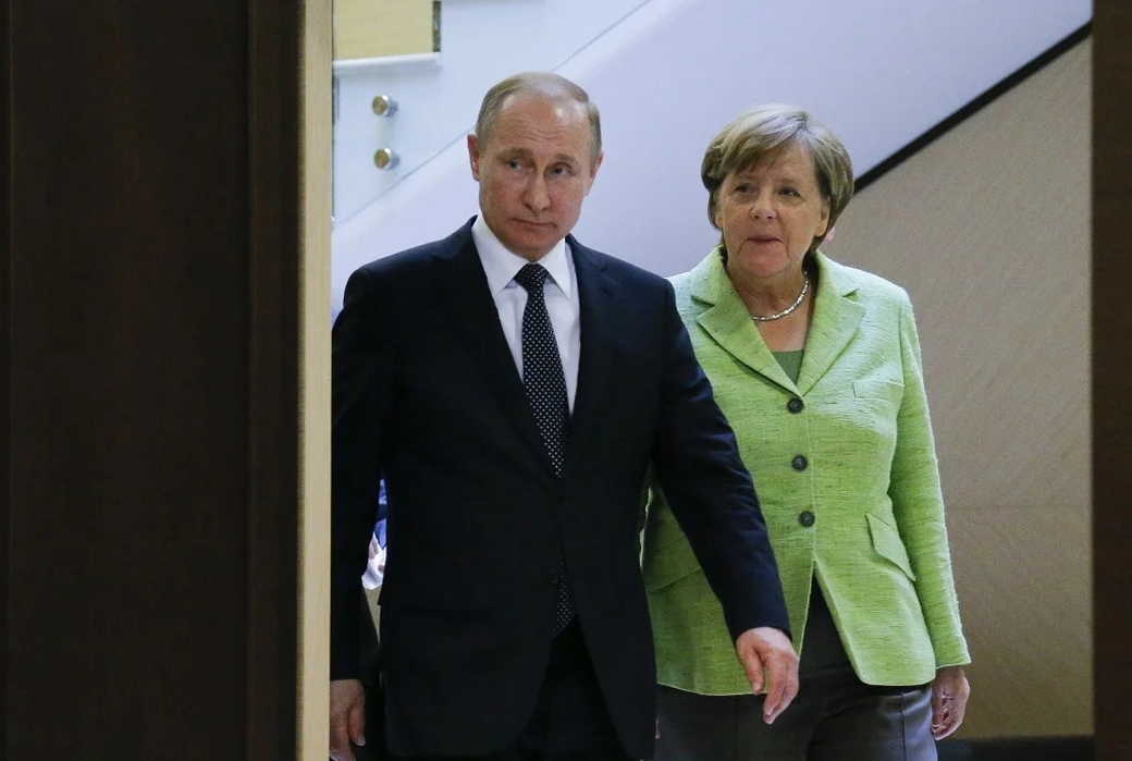 Меркель призналась, что ее поражала уверенность Путина в собственной правоте