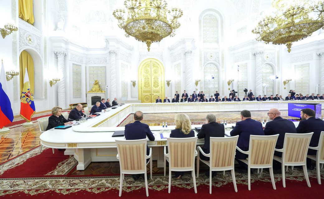 Губернатор Кузбасса Илья Середюк принял участие в заседании Госсовета по вопросам поддержки семьи Губернатор Кузбасса Илья Середюк принял участие в заседании Госсовета по вопросам поддержки семьи