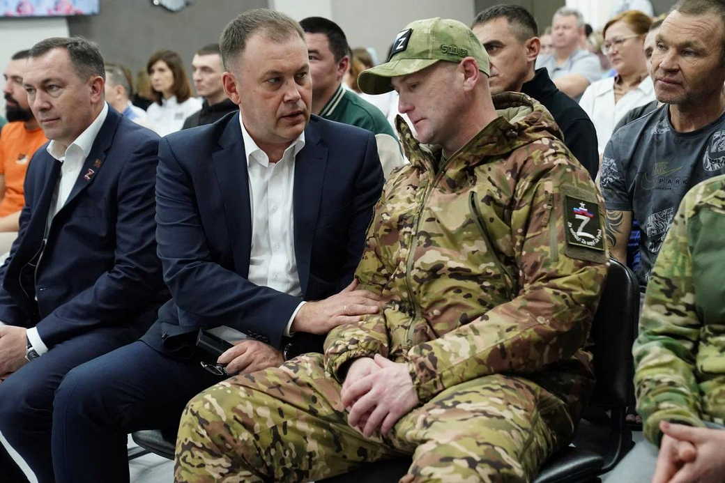 Илья Середюк поздравил с новогодними праздниками ветеранов боевых действий
