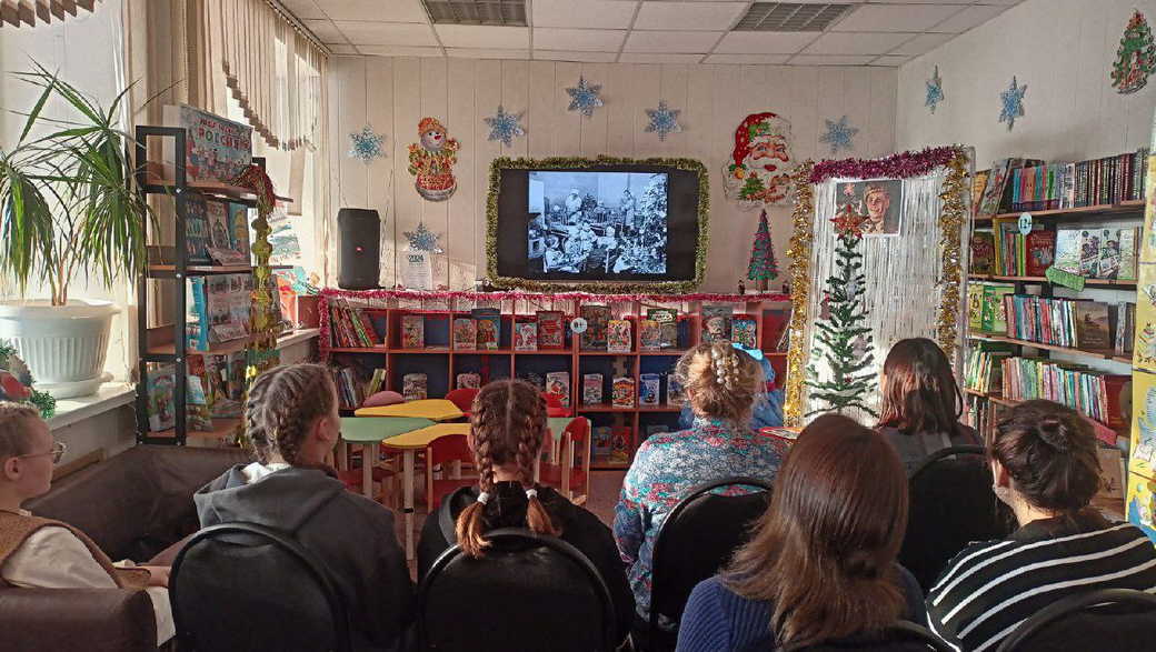 В преддверии 80-летия Победы в Кузбассе проходят киноуроки по увековечиванию памяти о подвиге советского народа в годы Великой Отечественной войны