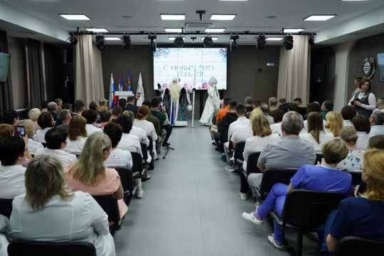 Илья Середюк поздравил с новогодними праздниками ветеранов боевых действий Илья Середюк поздравил с новогодними праздниками ветеранов боевых действий