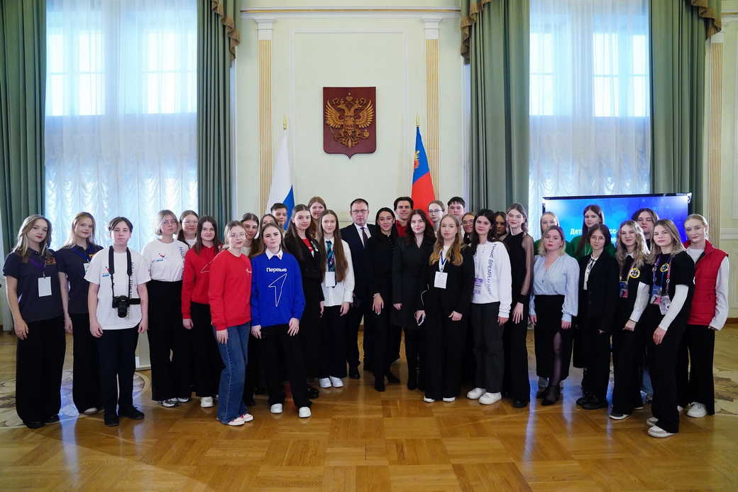 Илья Середюк провел пресс-конференцию для юнкоров детских медиацентров Илья Середюк провел пресс-конференцию для юнкоров детских медиацентров