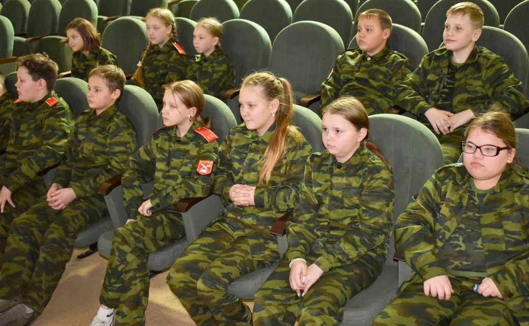В кинозалах Кузбасса ко Дню защитника Отечества запустили проект «Герои давно отгремевшей войны» В кинозалах Кузбасса ко Дню защитника Отечества запустили проект «Герои давно отгремевшей войны»