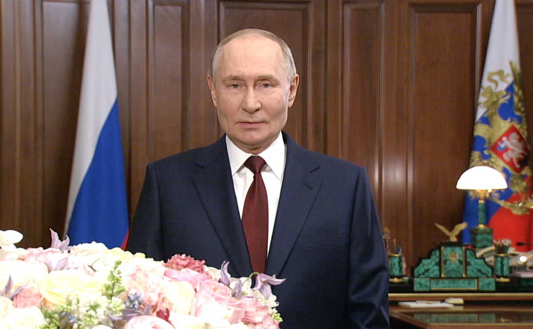 Владимир Путин поздравил российских женщин с праздником – Международным женским днём