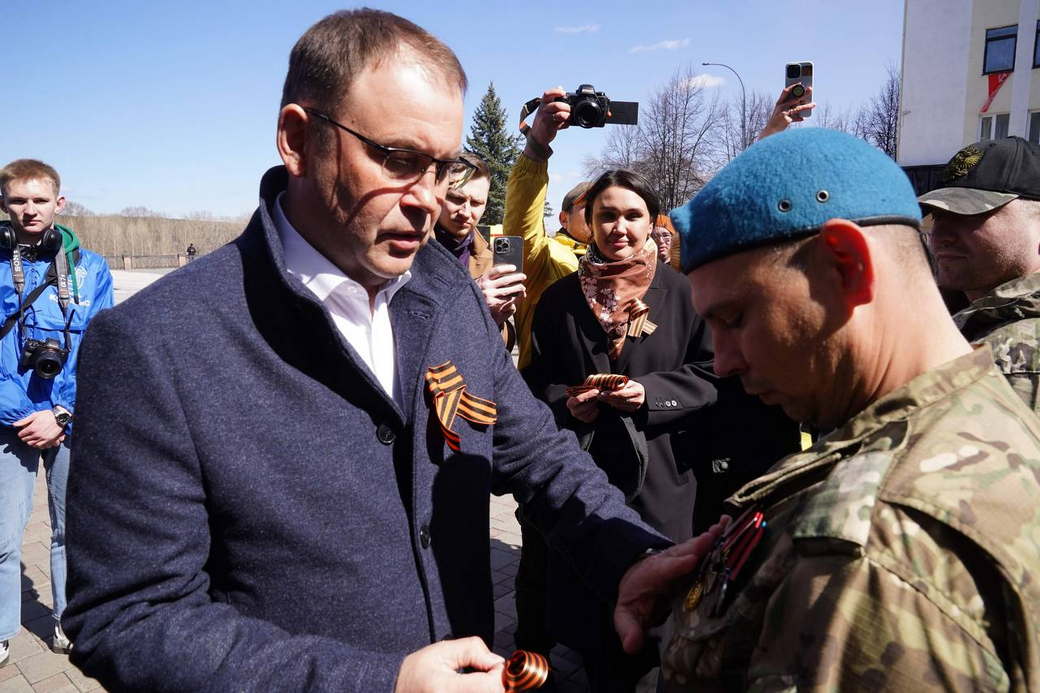 Илья Середюк дал старт Всероссийским акциям «Георгиевская ленточка» и «Красная гвоздика» в Кузбассе