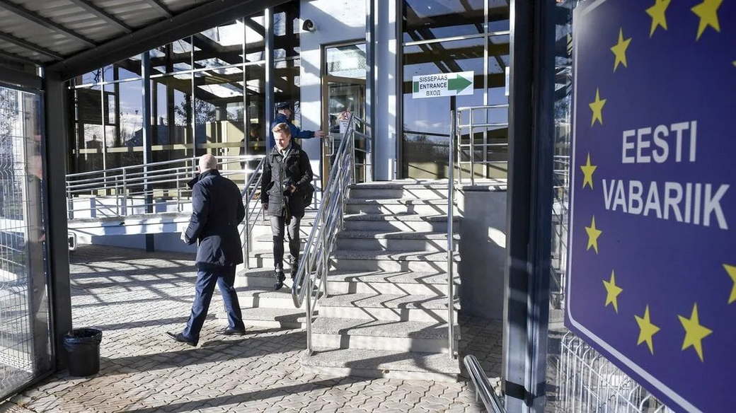 СМИ: на границе с Эстонией образовалась очередь после военных учений