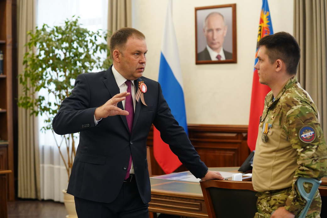 Илья Середюк пригласил Героя России Алексея Асылханова вместе с ветеранами Великой Отечественной войны на торжественный марш в честь Дня Победы