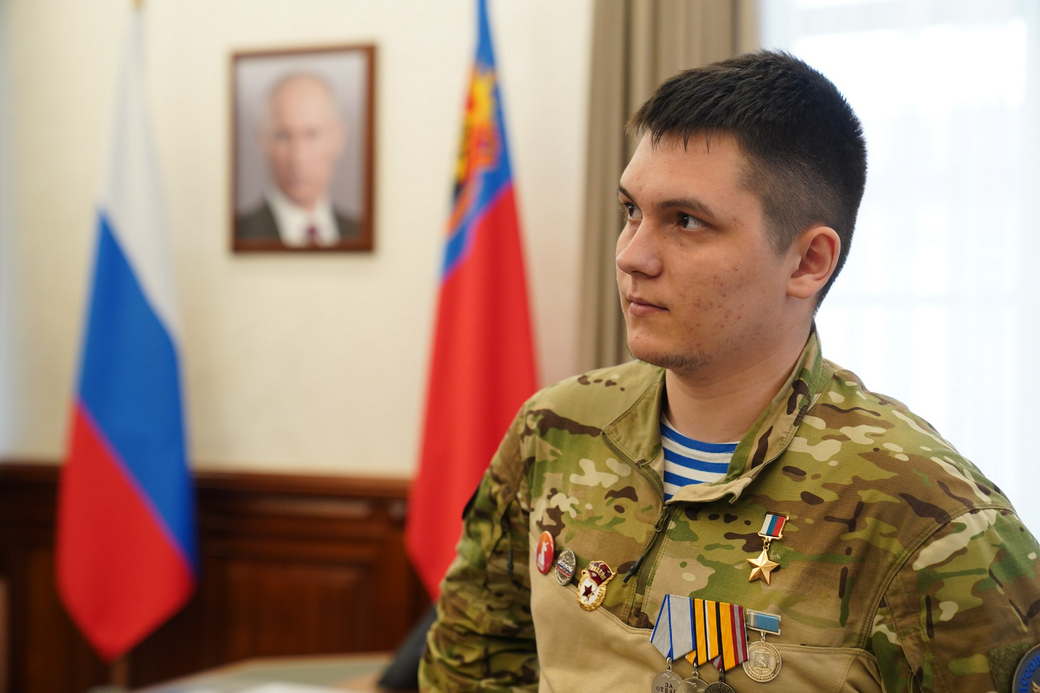 Илья Середюк пригласил Героя России Алексея Асылханова вместе с ветеранами Великой Отечественной войны на торжественный марш в честь Дня Победы