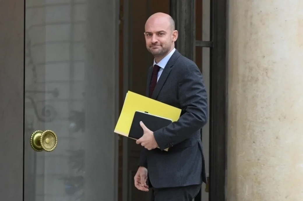 Глава МИД Франции Барро призвал ограничить передвижения дипломатов РФ Глава МИД Франции Барро призвал ограничить передвижения дипломатов РФ