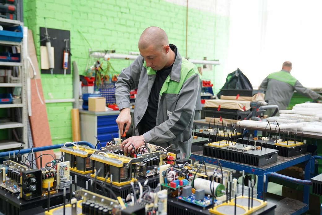Илья Середюк посетил завод «Белкоммунмаш» в Республике Беларусь Илья Середюк посетил завод «Белкоммунмаш» в Республике Беларусь